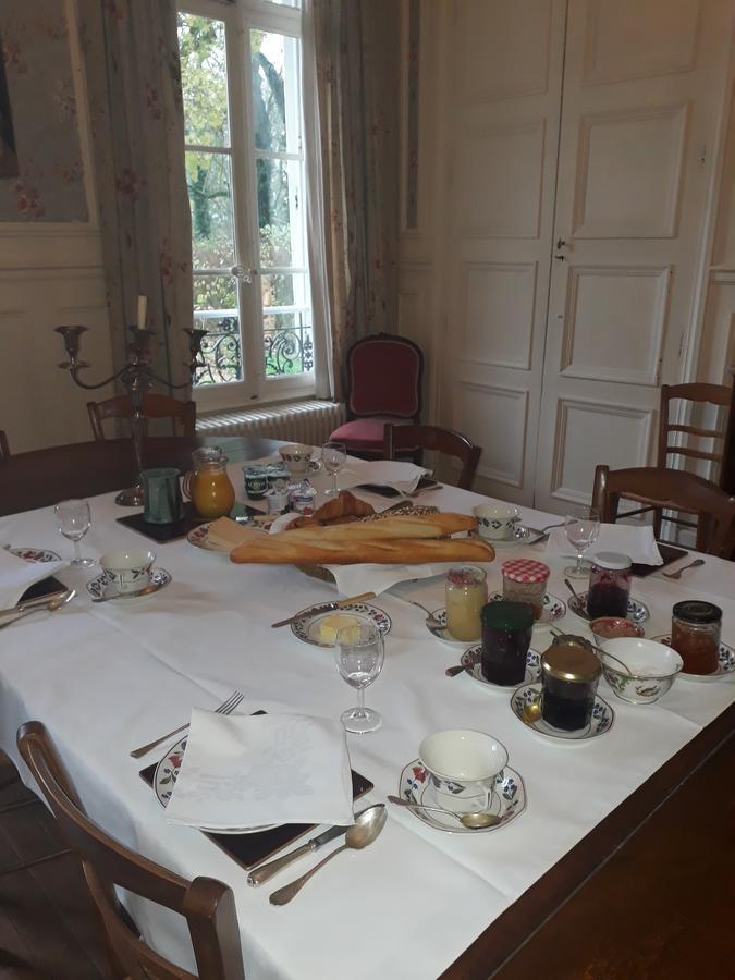 德拉普萨耶城堡住宿加早餐酒店 阿维河畔维内 外观 照片